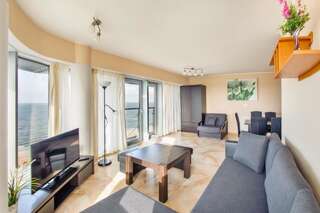 Апартаменты Apartamenty Sun & Snow Promenada Gwiazd Мендзыздрое Apartment with Sea View and Paid Parking-1