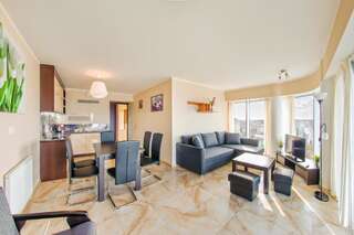 Апартаменты Apartamenty Sun & Snow Promenada Gwiazd Мендзыздрое Apartment with Sea View and Paid Parking-4