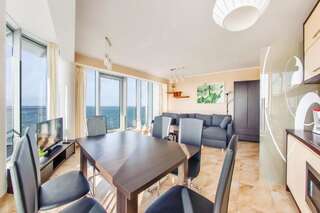 Апартаменты Apartamenty Sun & Snow Promenada Gwiazd Мендзыздрое Apartment with Sea View and Paid Parking-11